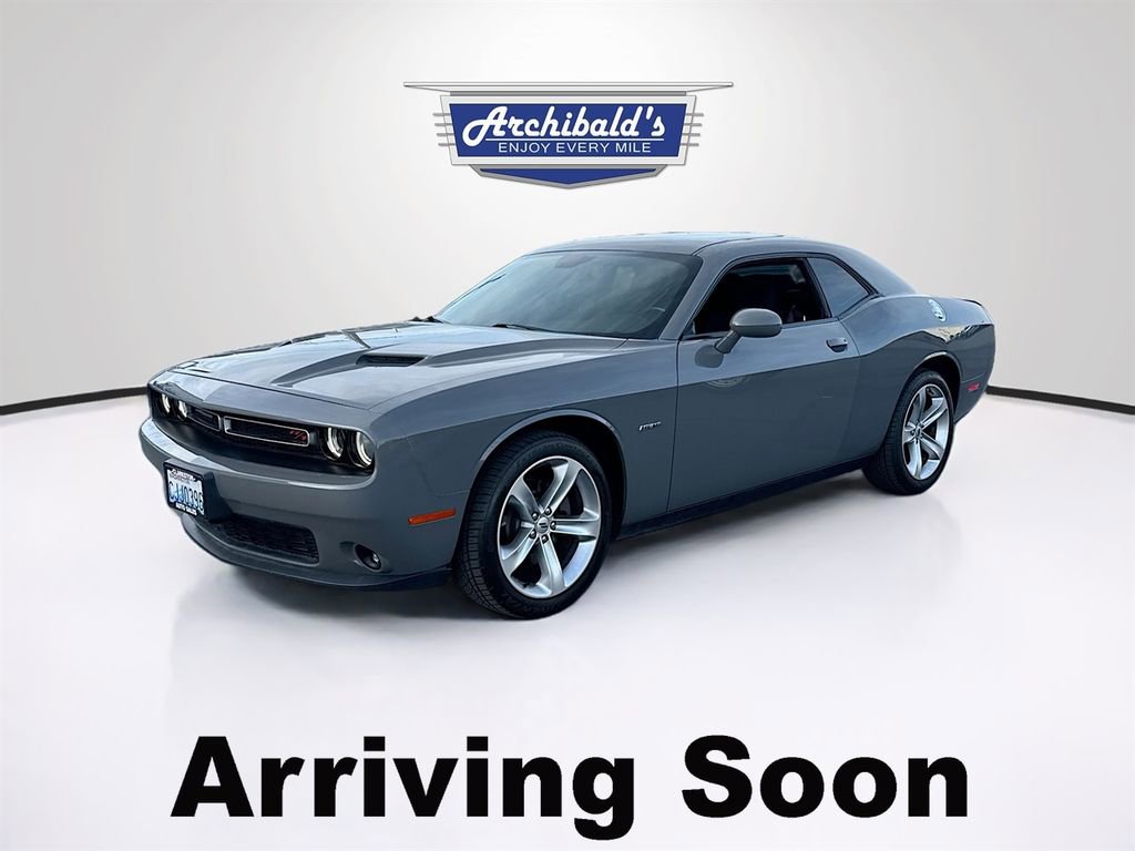 Used 2017 Dodge Challenger R/T image 2