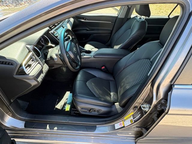 Used 2018 Toyota Camry SE image 12