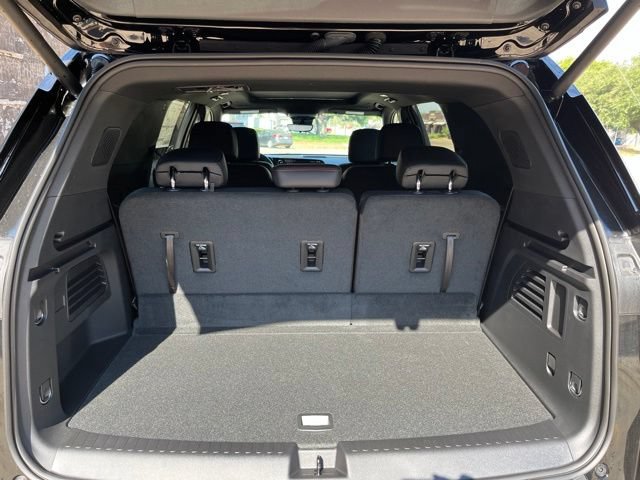 New 2026 Chevrolet Traverse Z71 w/ Driver Confidence Package AWD/4WD image 8