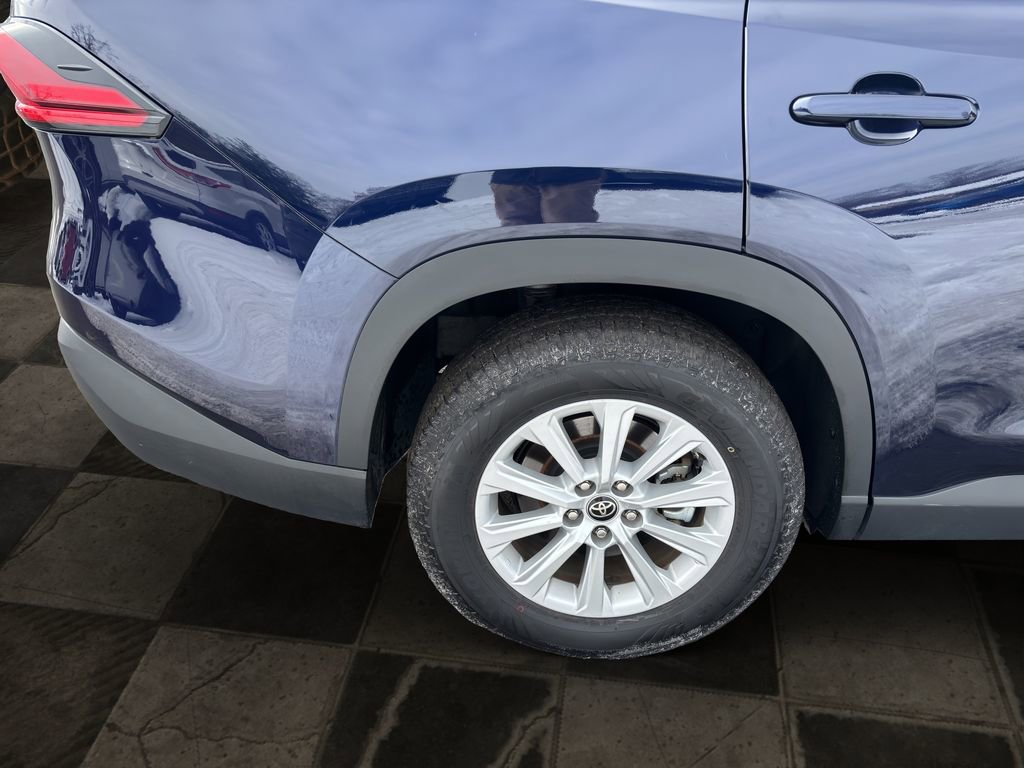 Used 2022 Toyota Sienna XLE Woodland Edition AWD/4WD image 8