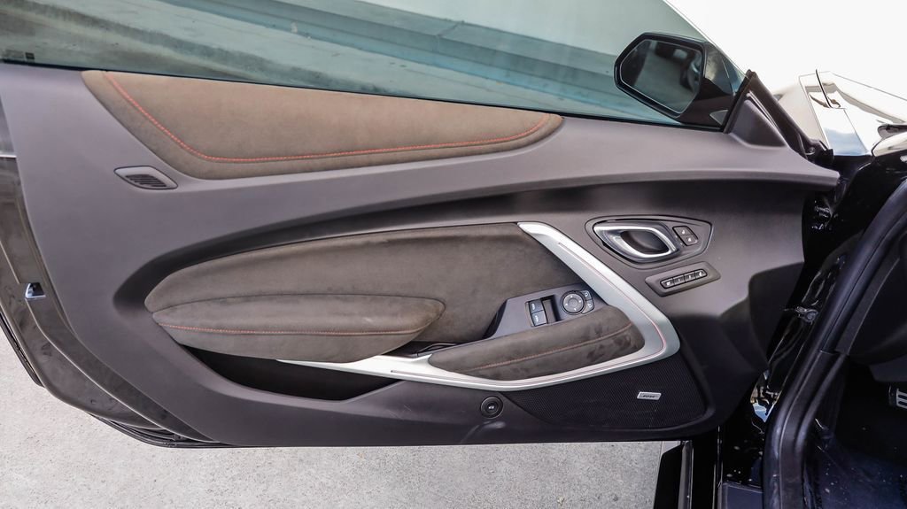 Used 2020 Chevrolet Camaro ZL1 image 22