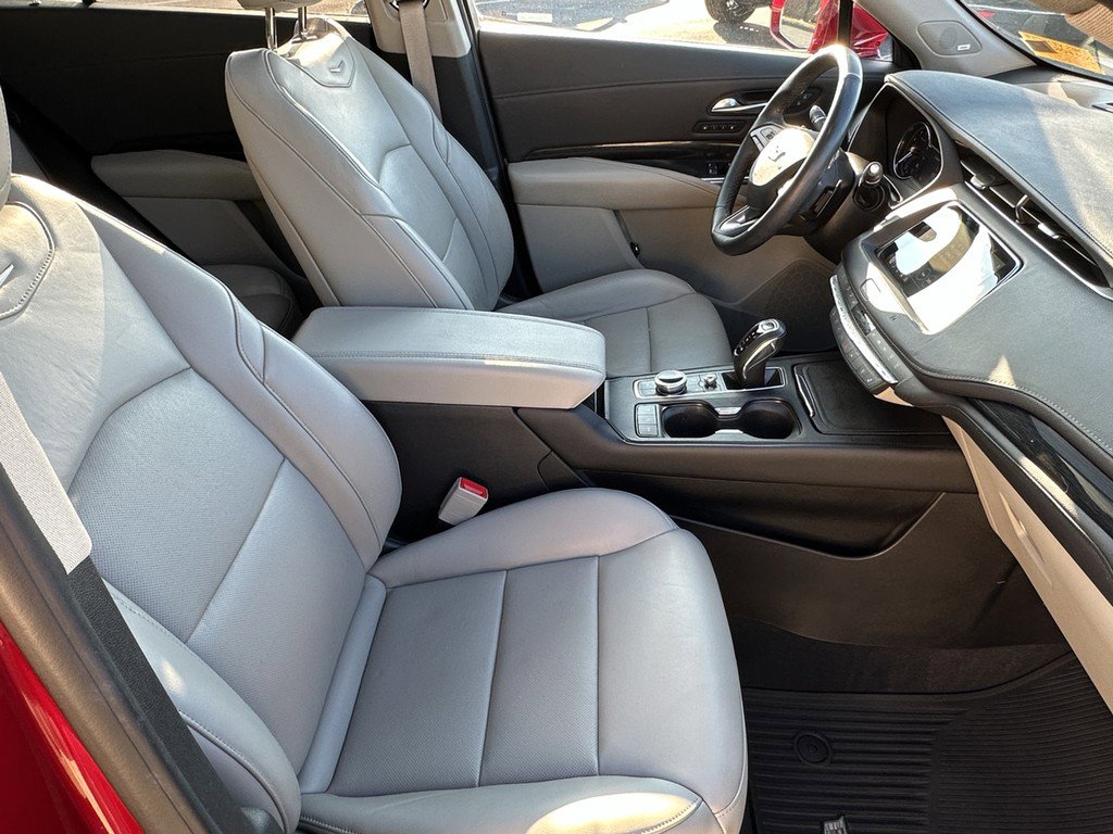 Used 2019 Cadillac XT4 Premium Luxury w/ Enhanced Visibility Package image 18