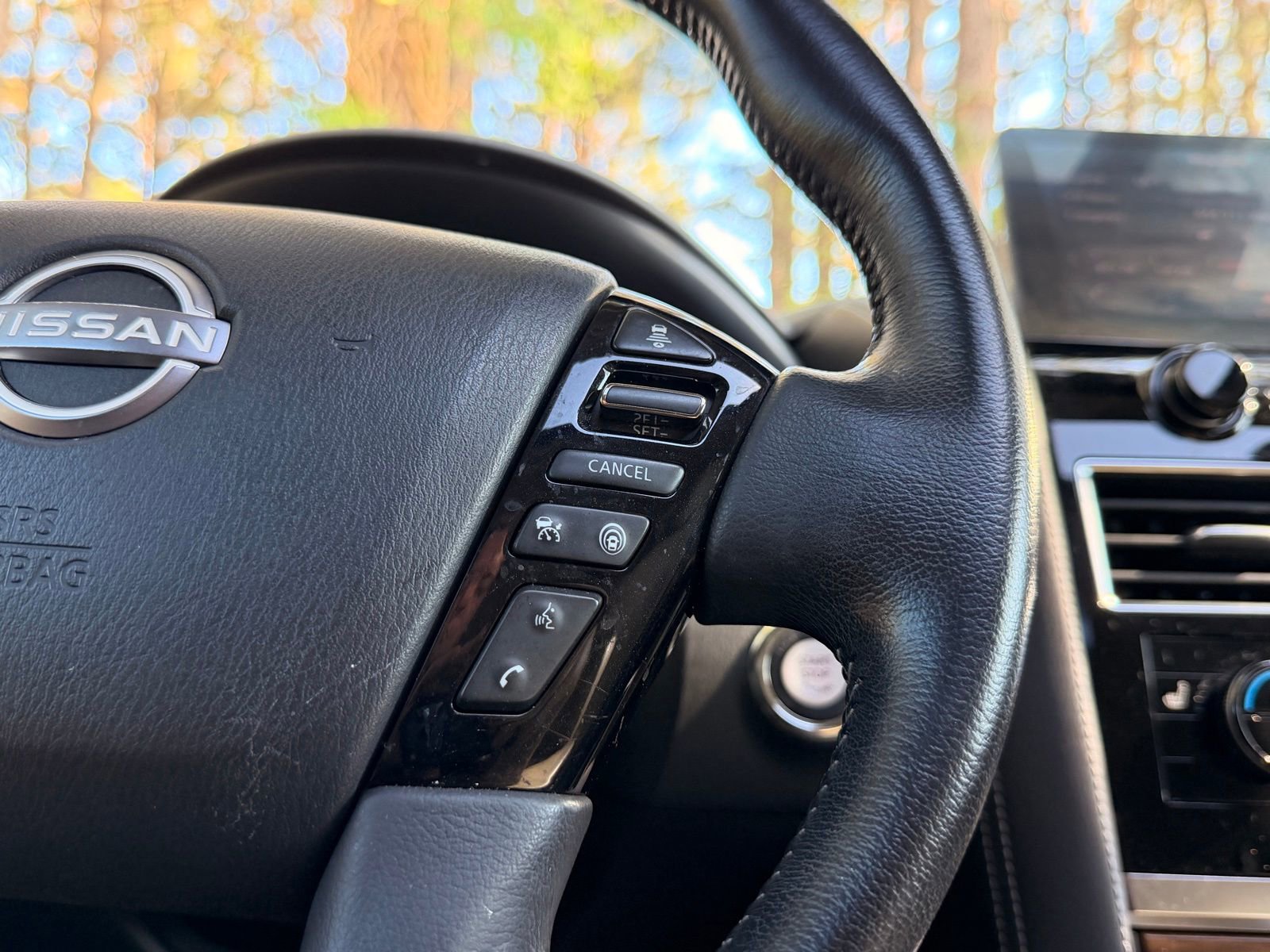 Used 2022 Nissan Armada SL w/ Captain's Chairs Package image 25