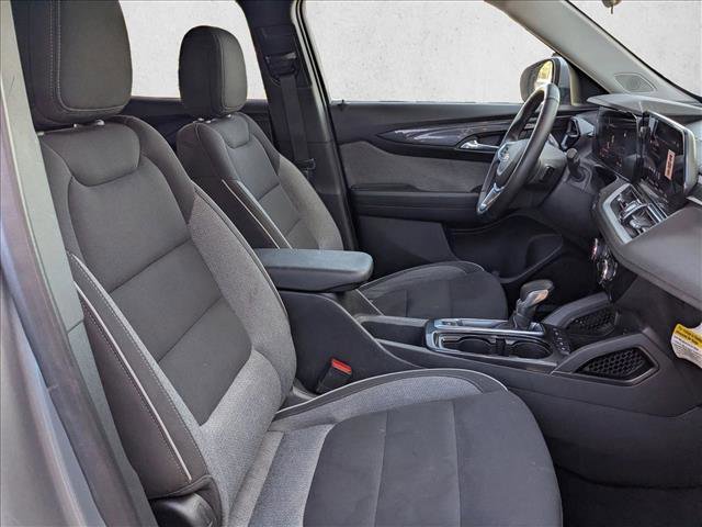 Used 2025 Chevrolet TrailBlazer LT w/ LT Cold Weather Package image 15