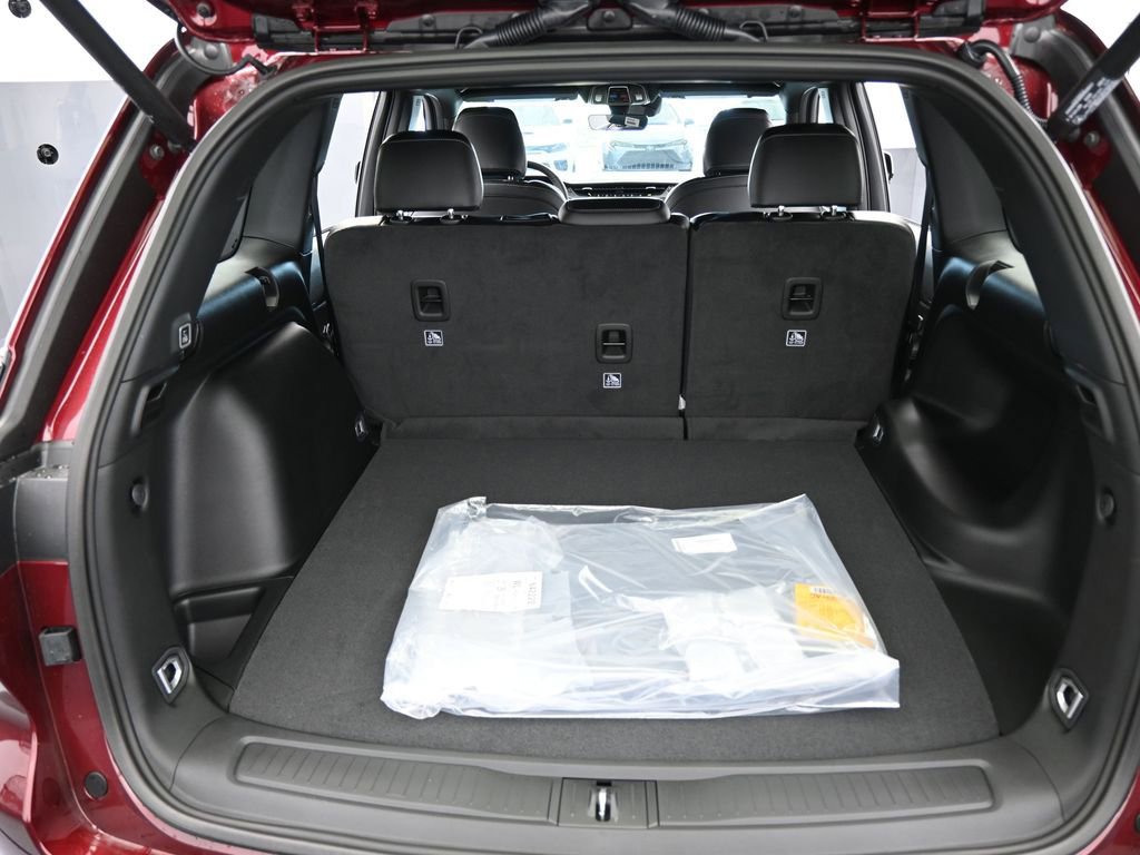 New 2025 Jeep Grand Cherokee Laredo image 34