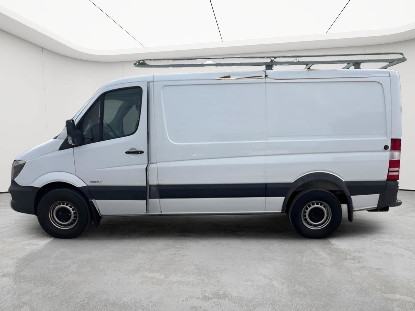 Used 2014 Freightliner Sprinter 2500 RWD image 18