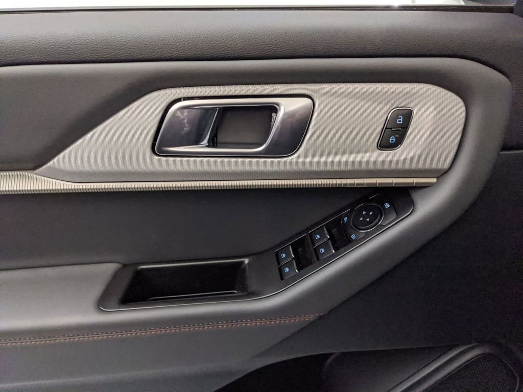 New 2025 Ford Explorer Active image 21