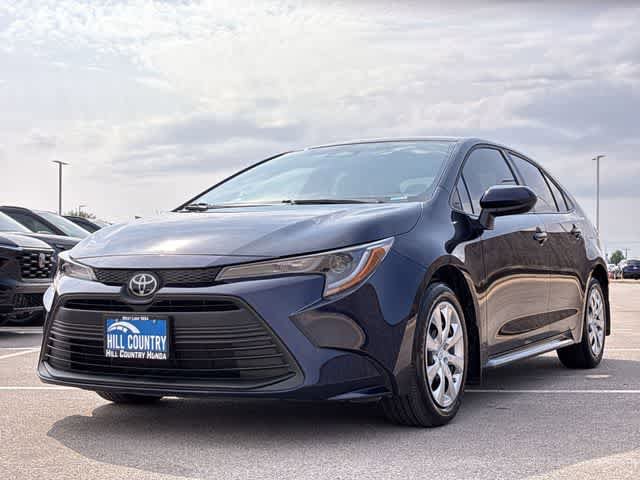 Used 2025 Toyota Corolla LE FWD image 11