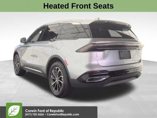 Used 2025 Lincoln Nautilus Premier image 8