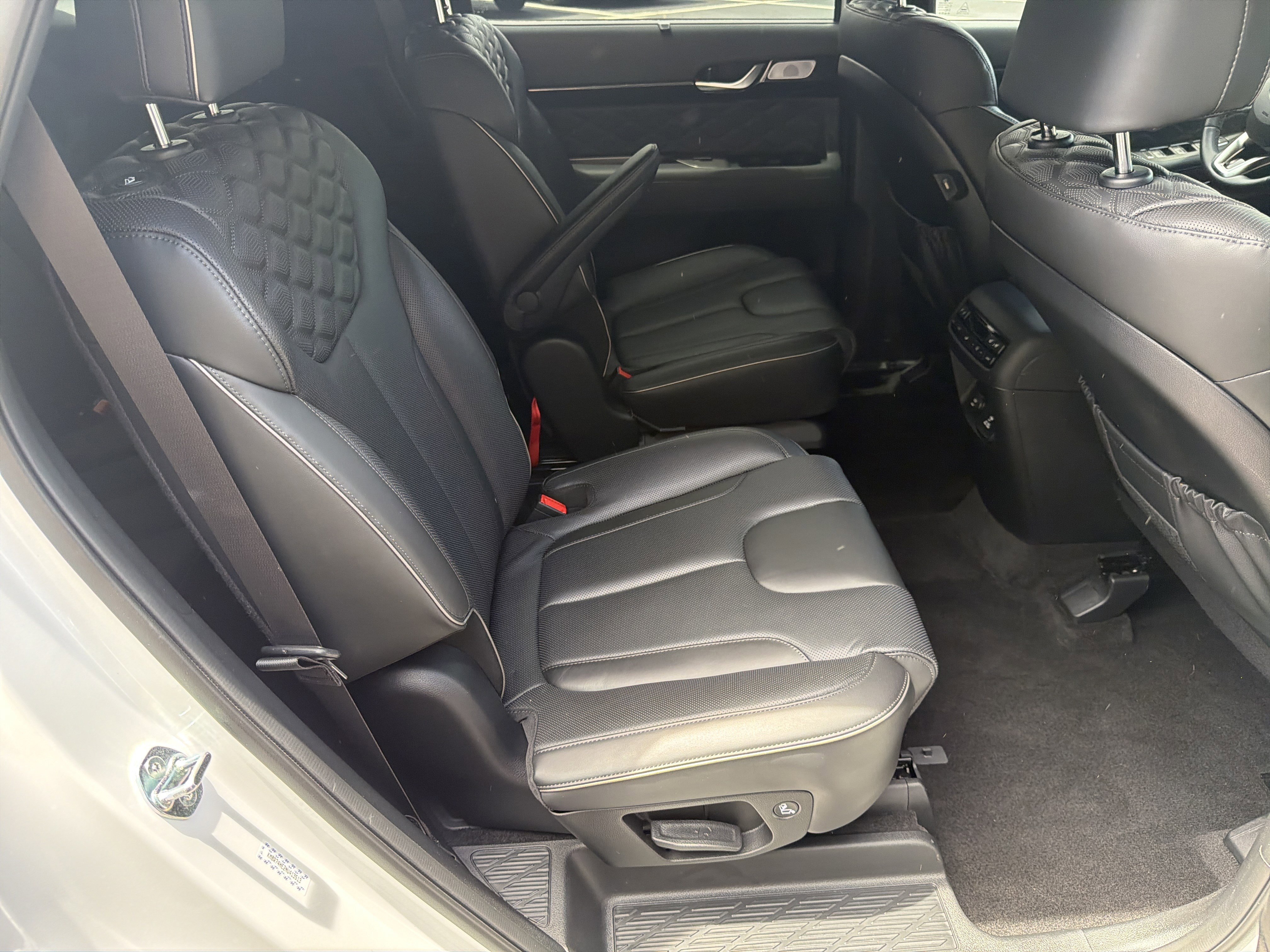 Used 2022 Hyundai Palisade Calligraphy w/ Cargo Package FWD image 18