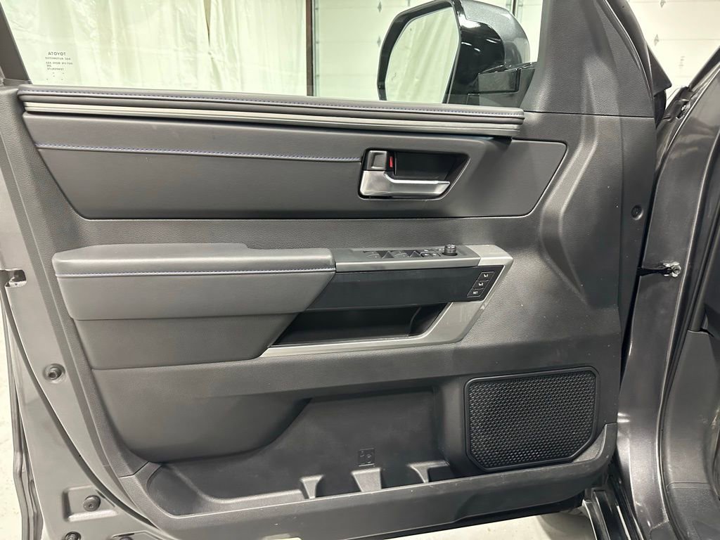 Used 2025 Toyota Tundra Platinum AWD/4WD image 8