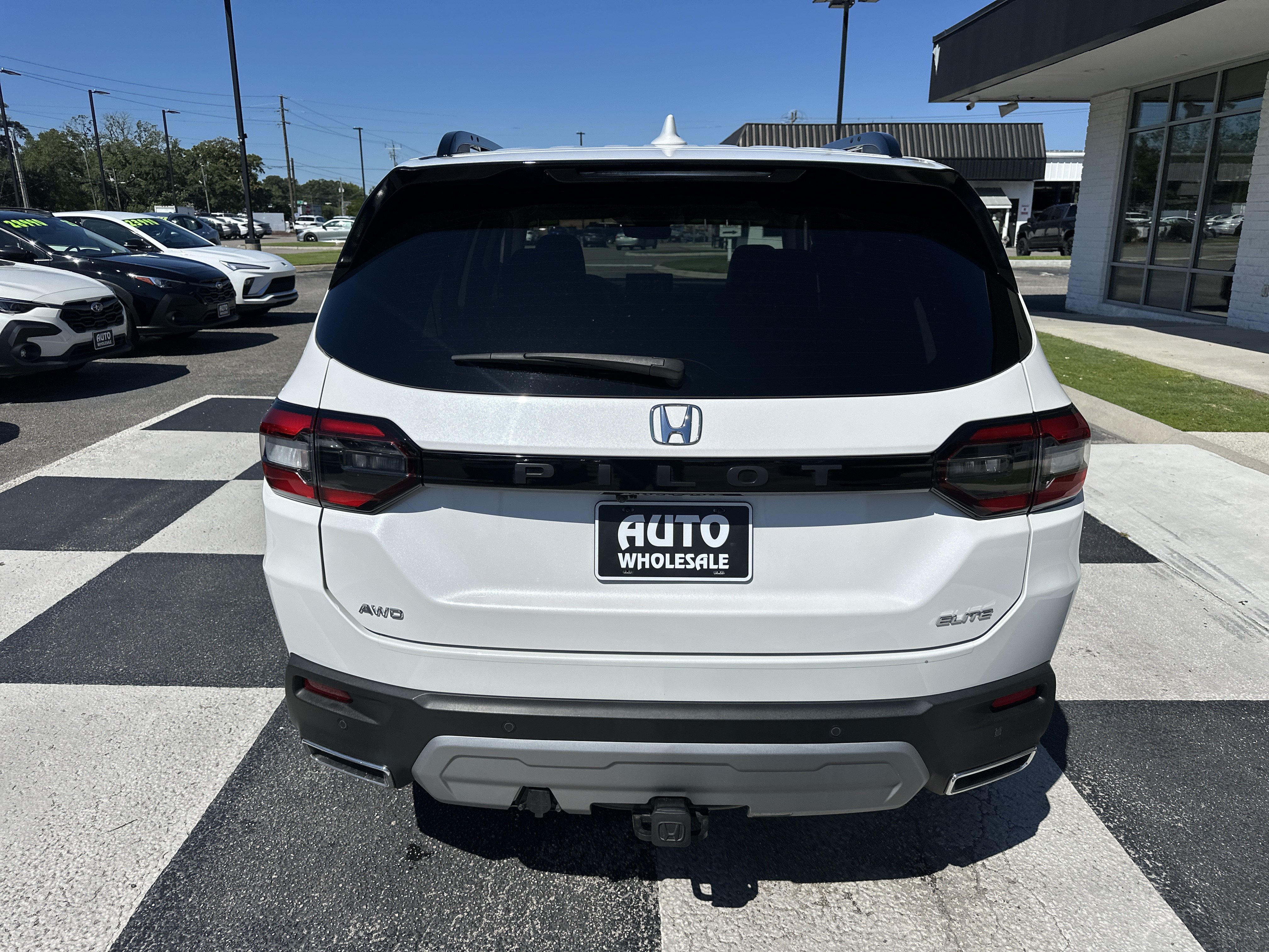 Used 2025 Honda Pilot Elite image 4
