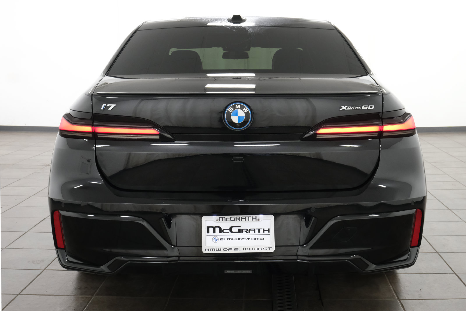 Used 2023 BMW i7 xDrive60 AWD/4WD image 5
