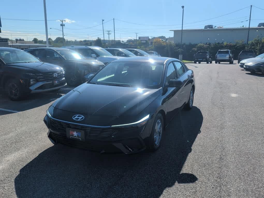 New 2026 Hyundai Elantra SE FWD image 12