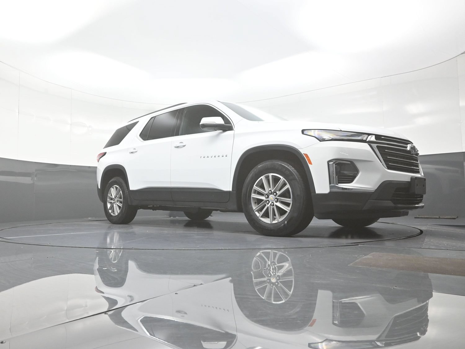 Used 2023 Chevrolet Traverse LT w/ LPO, Floor Liner Package AWD/4WD image 9