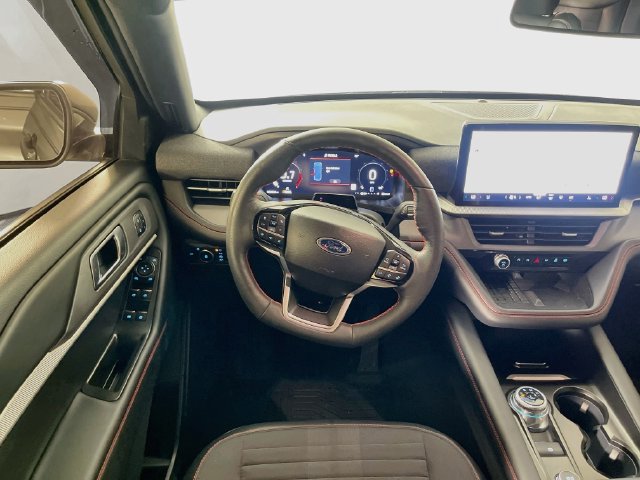 Used 2025 Ford Explorer ST-Line w/ Premium Package RWD image 24