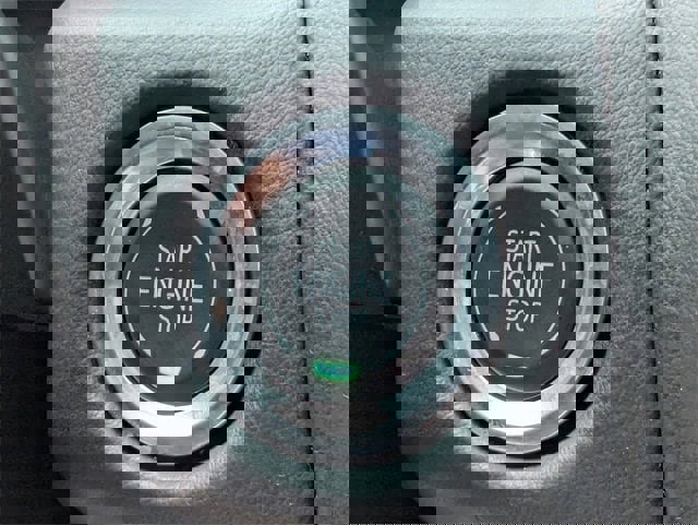 Used 2024 GMC Yukon SLT w/ SLT Luxury Package image 18