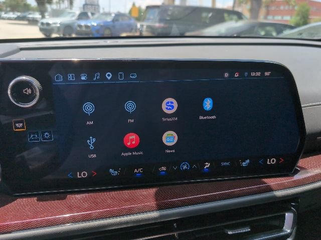 Used 2025 Chevrolet Traverse Z71 w/ Driver Confidence Package AWD/4WD image 16