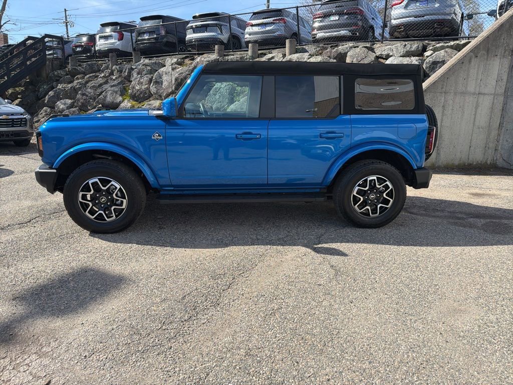 Used 2024 Ford Bronco Outer Banks image 2