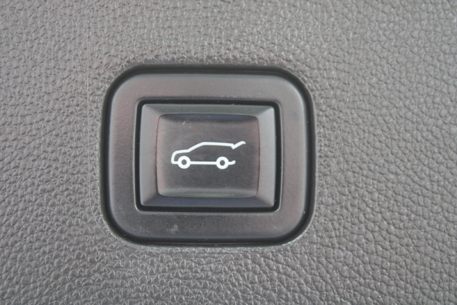 Used 2022 Buick Enclave Premium FWD image 12