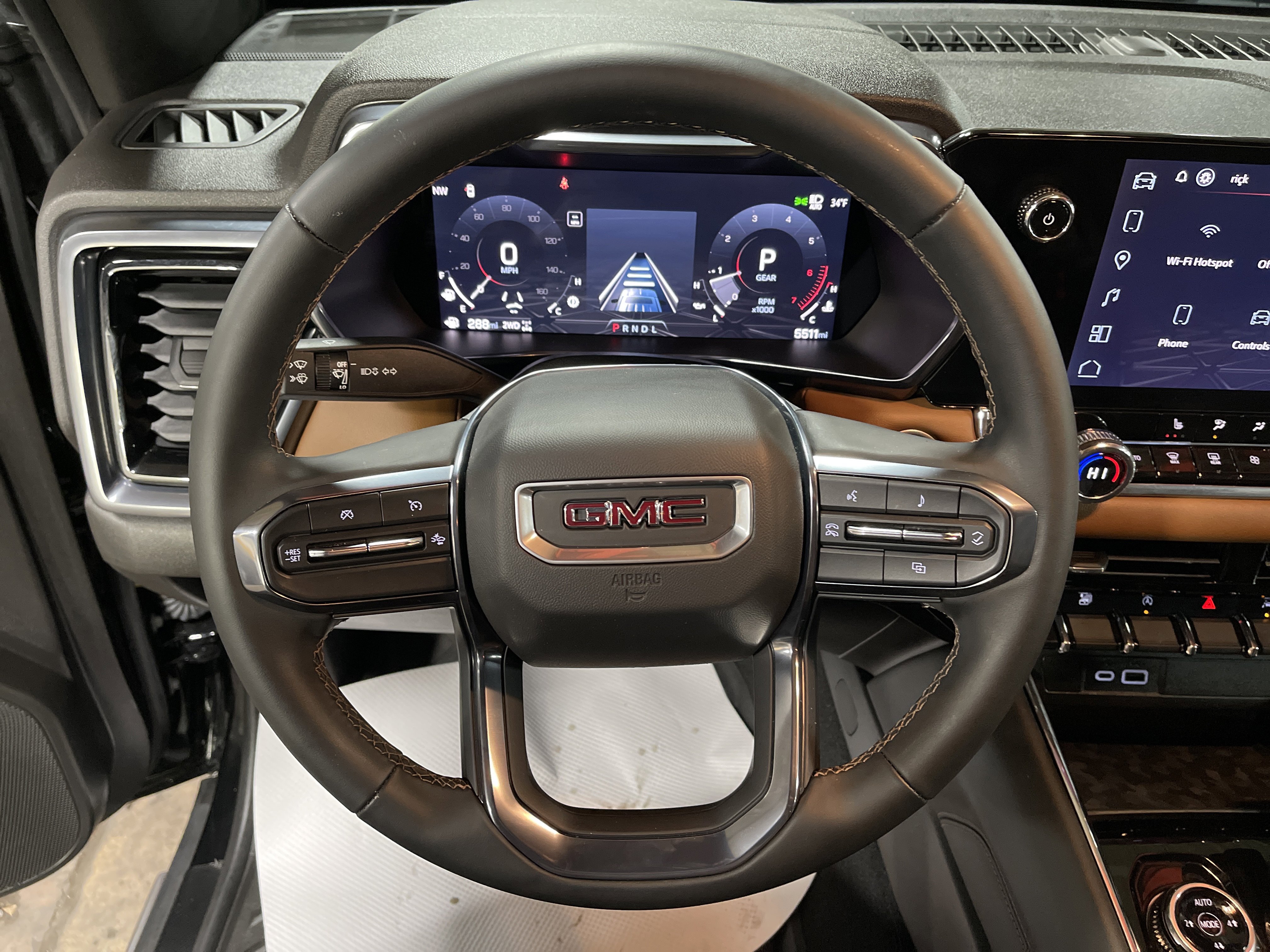 Used 2024 GMC Canyon AT4 w/ Technology Package image 19