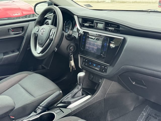 Used 2017 Toyota Corolla LE w/ Carpet Mat Package (TMS) FWD image 9