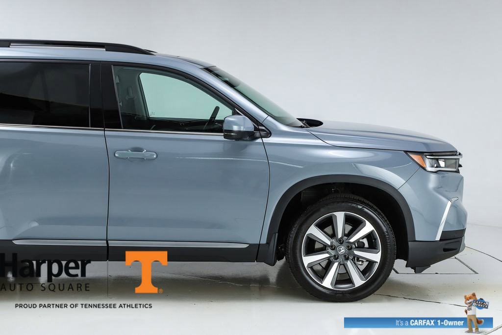 Used 2025 Honda Pilot Elite image 12