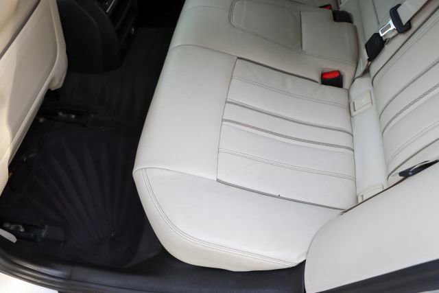 Used 2017 BMW 540i xDrive image 18