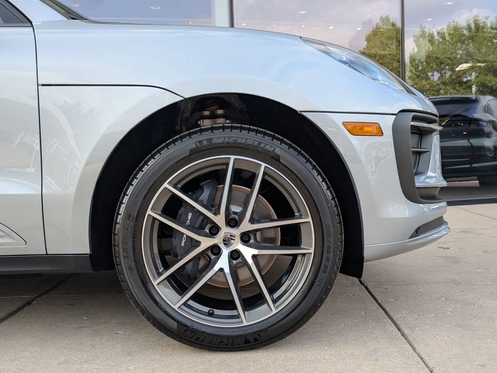 Certified 2026 Porsche Macan AWD/4WD image 11