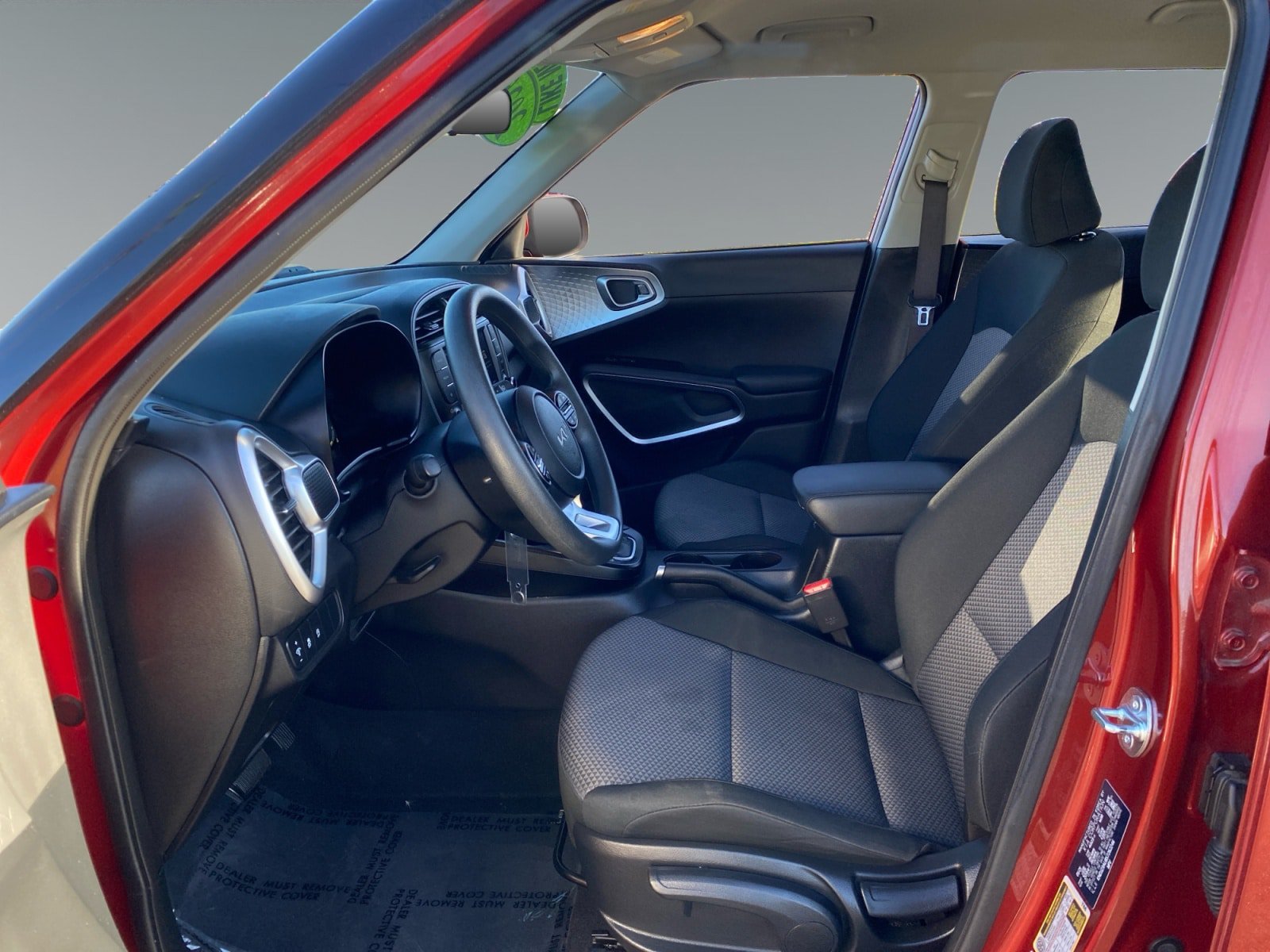 Used 2025 Kia Soul LX FWD image 9
