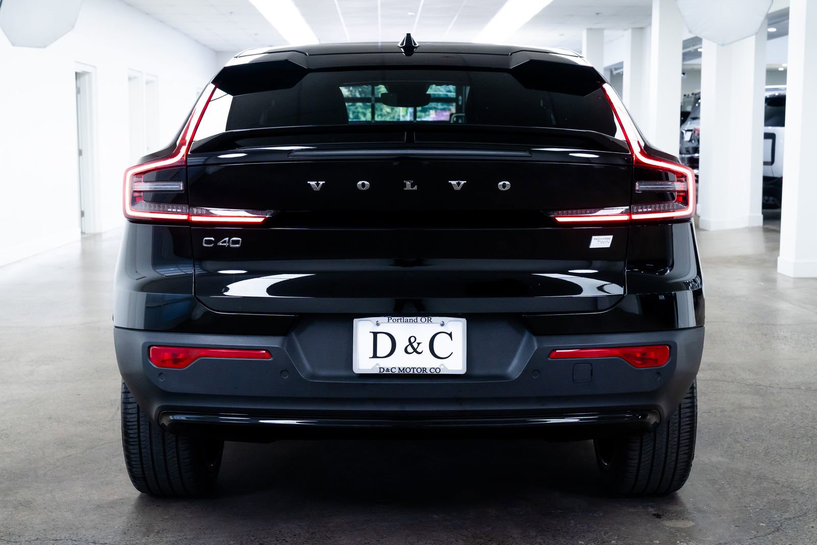 Used 2023 Volvo C40 P8 Recharge Ultimate image 5