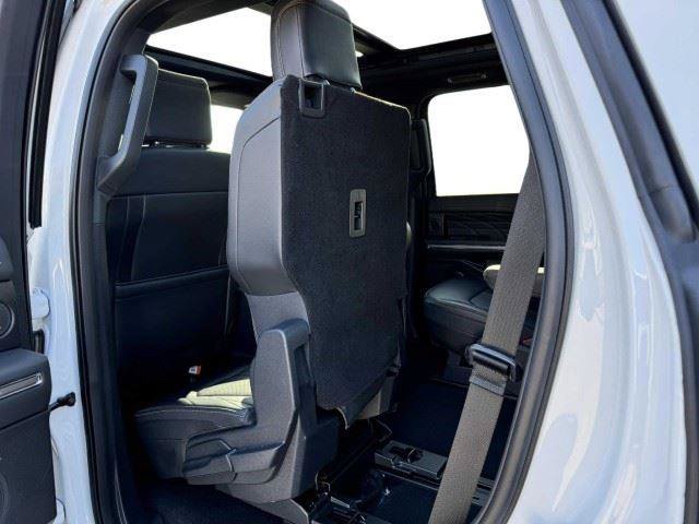Used 2024 Ford Expedition Platinum RWD image 41