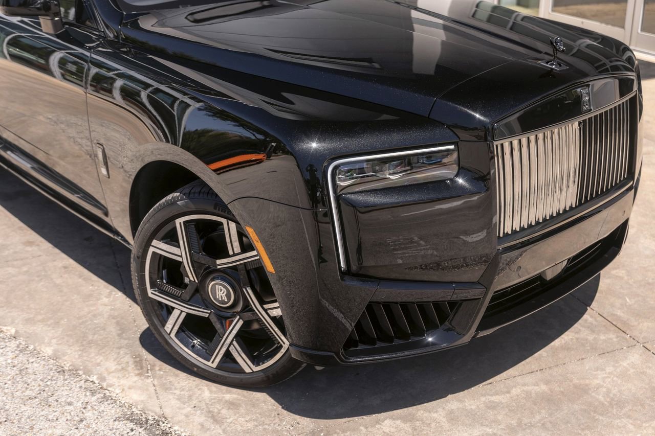 New 2026 Rolls-Royce Cullinan Black Badge image 5