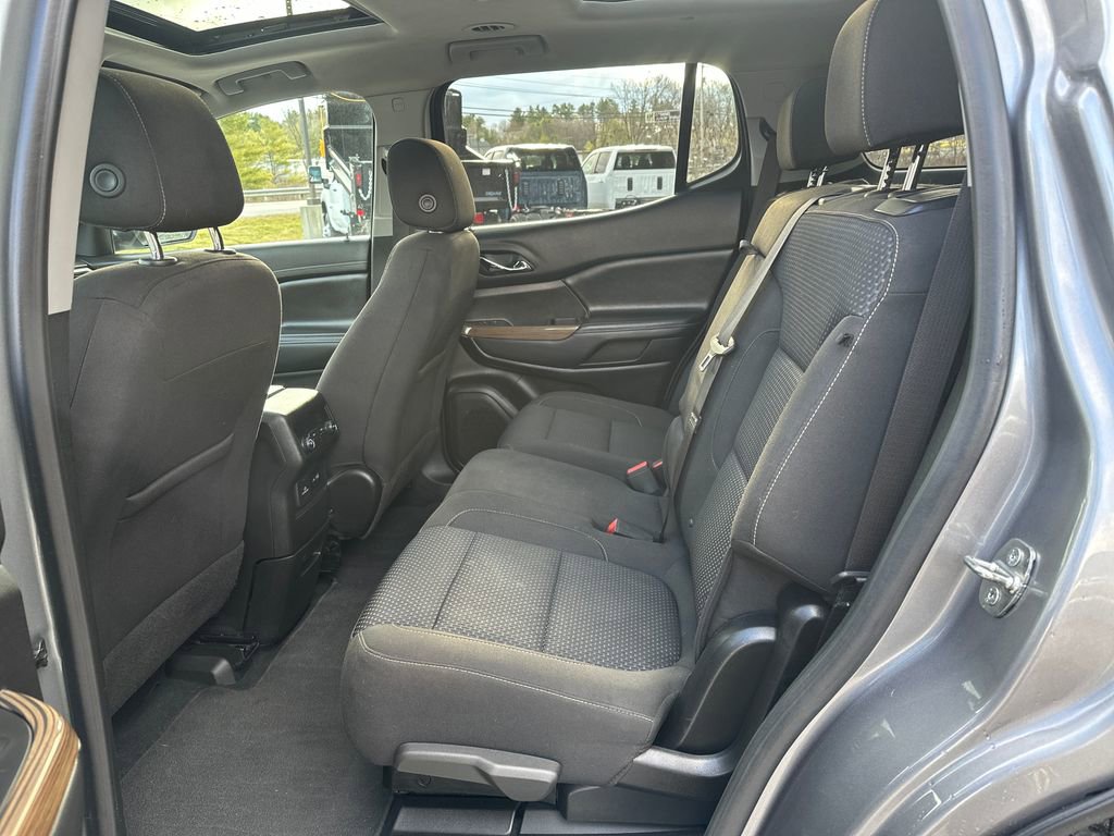 Used 2023 GMC Acadia SLE w/ Driver Convenience Package image 14