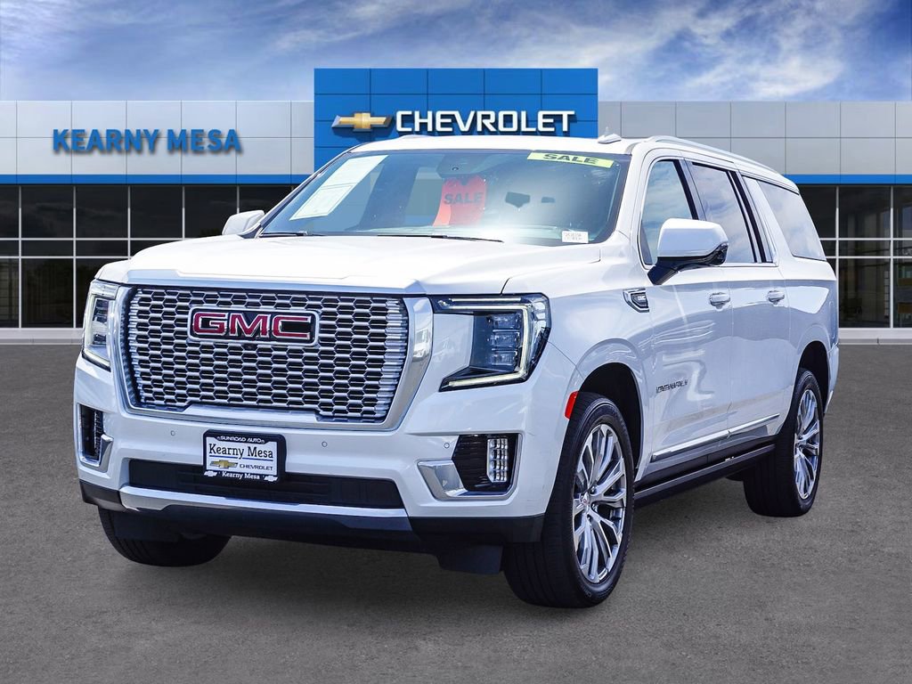 Used 2023 GMC Yukon XL Denali AWD/4WD image 3