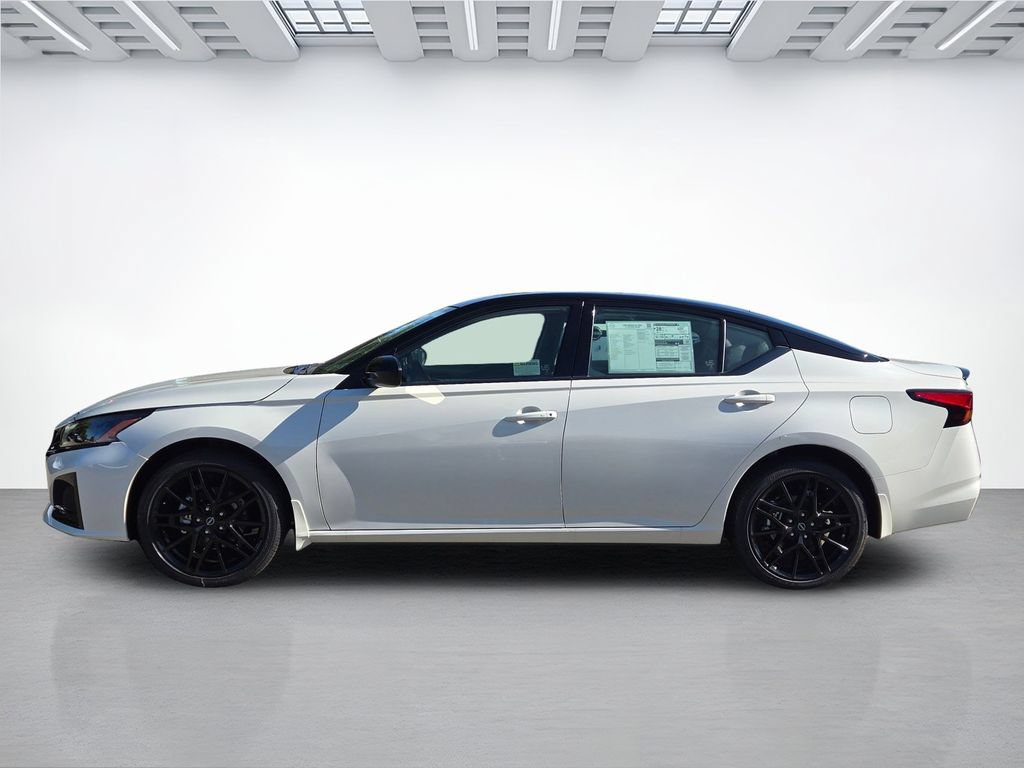 New 2026 Nissan Altima 2.5 SR w/ SR Midnight Edition Package AWD/4WD image 7