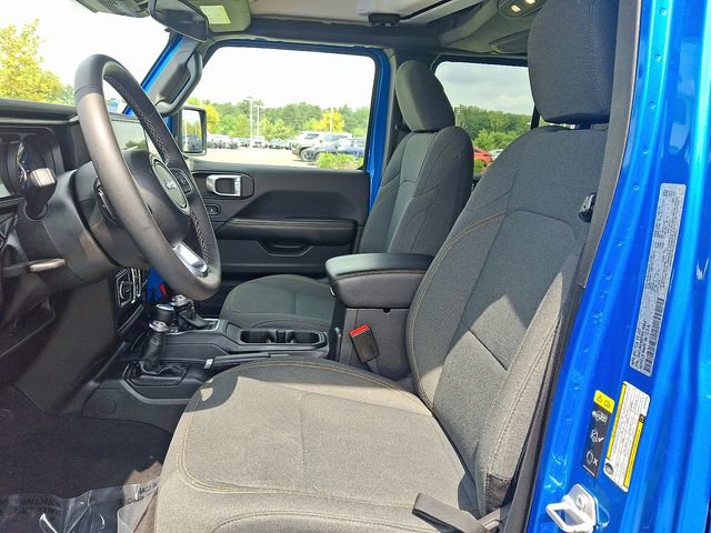 Used 2025 Jeep Wrangler Unlimited Sahara AWD/4WD image 13