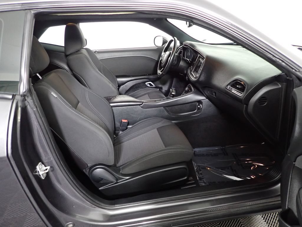 Used 2019 Dodge Challenger SXT RWD image 29