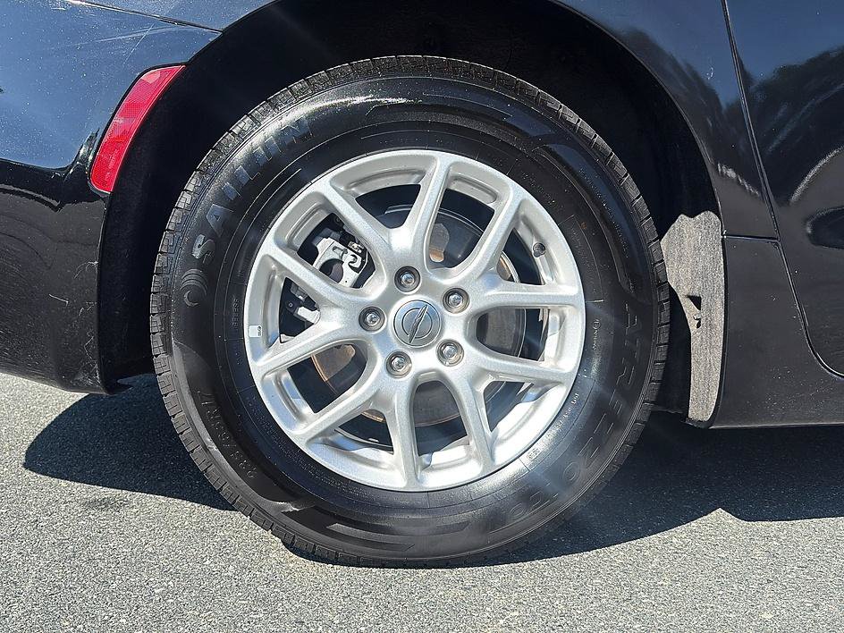 Used 2024 Chrysler Pacifica Touring-L FWD image 19