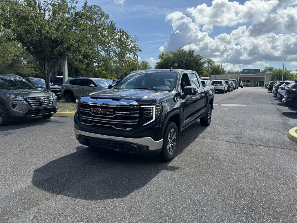 Used 2026 GMC Sierra 1500 SLT AWD/4WD image 1