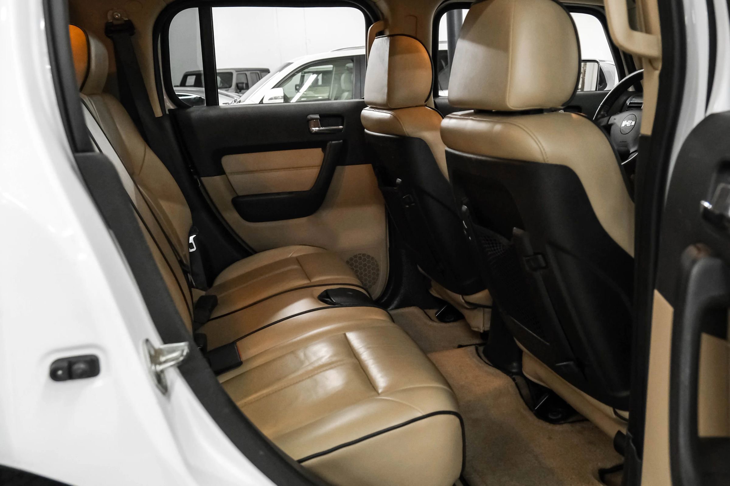 Used 2010 HUMMER H3 Luxury w/ Appearance Package AWD/4WD image 33