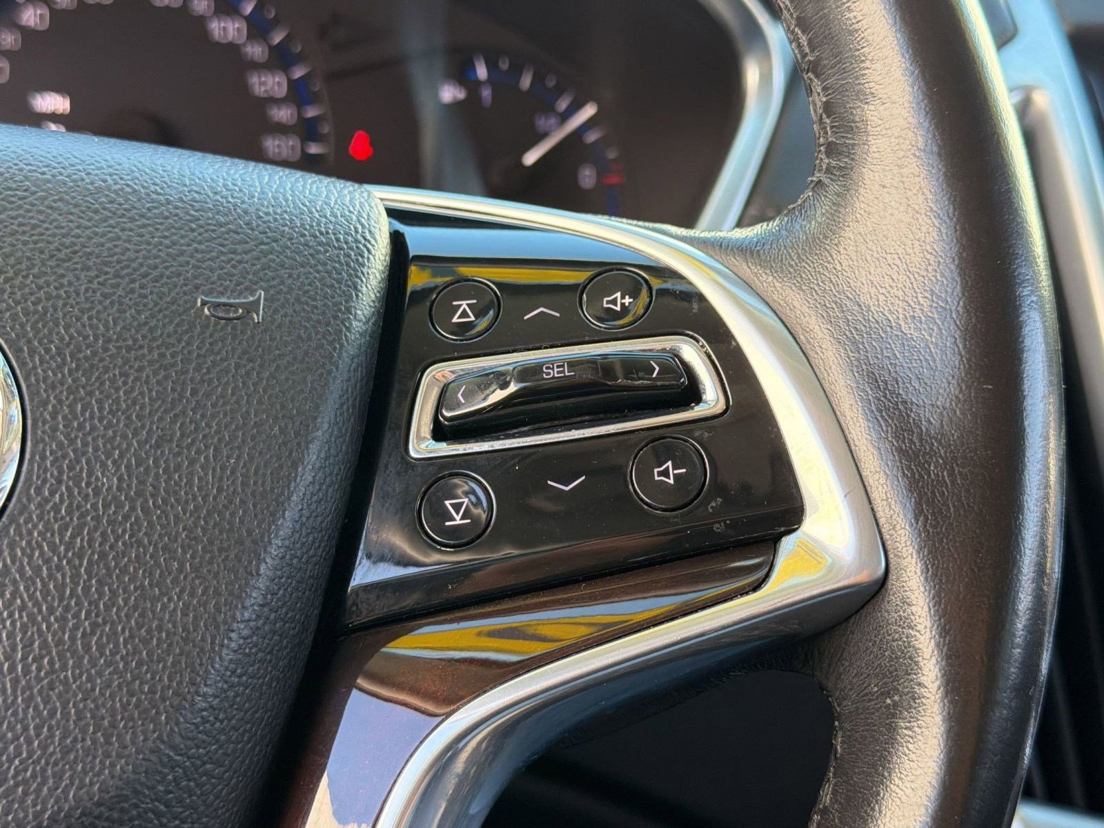 Used 2016 Cadillac SRX Luxury w/ Driver Awareness Package image 22