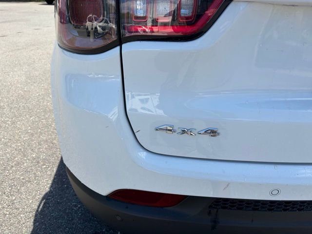 Used 2025 Jeep Compass Limited image 36