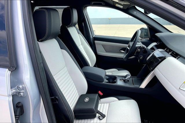 New 2026 Land Rover Discovery Sport Landmark image 12