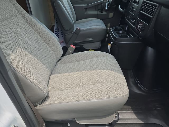 New 2025 GMC Savana 4500 w/ Power Convenience Package image 22