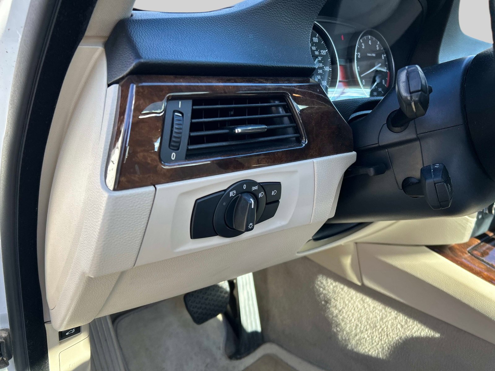 Used 2008 BMW 328i Coupe image 16