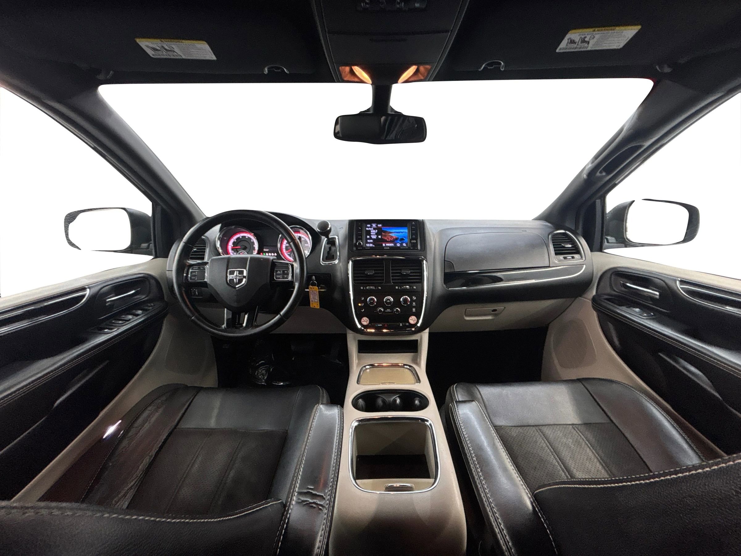 Used 2019 Dodge Grand Caravan SXT FWD image 17