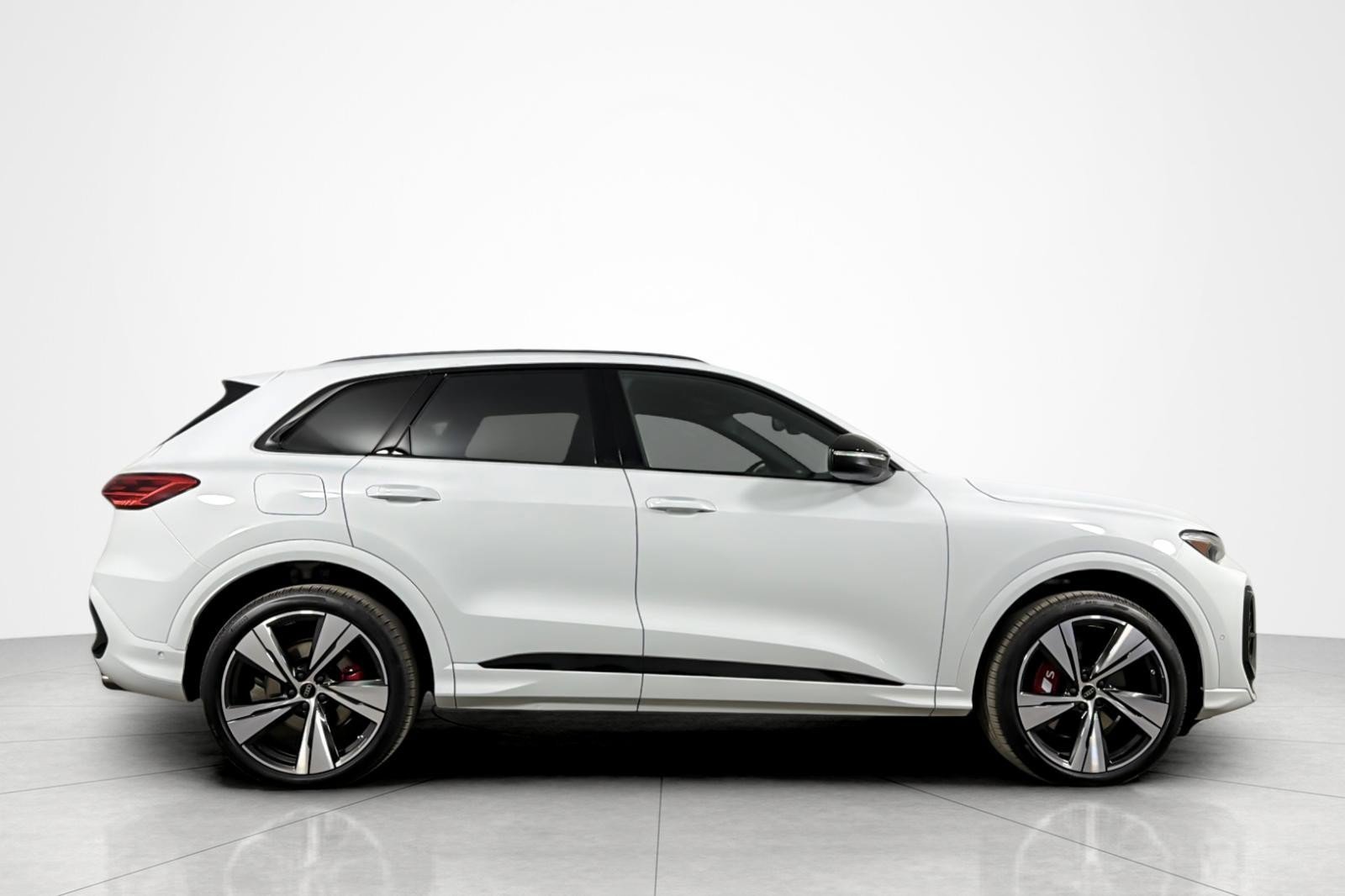 New 2026 Audi SQ5 Premium Plus AWD/4WD image 7