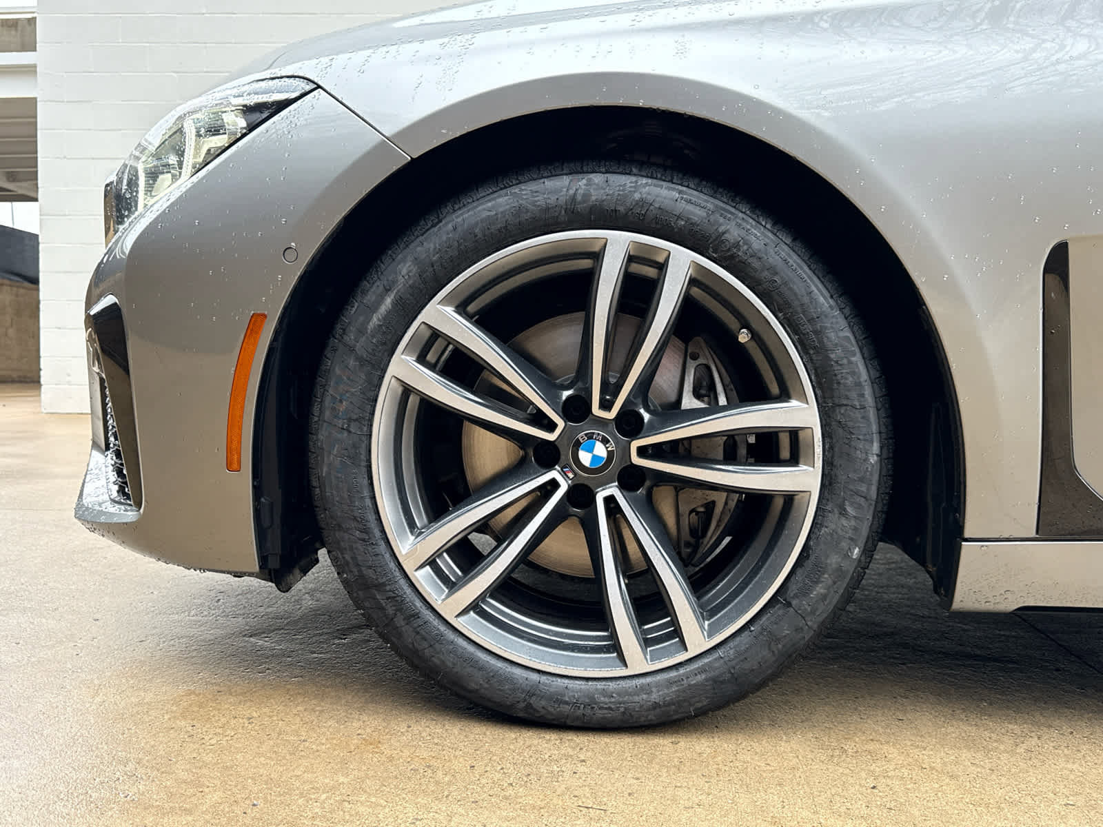 Certified 2022 BMW 740i xDrive w/ M Sport Package AWD/4WD image 6