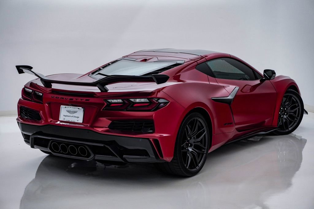 Used 2023 Chevrolet Corvette Z06 w/ Z07 Performance Package RWD image 10